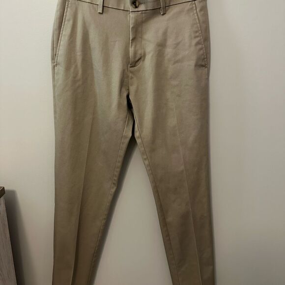 Haggar Iron Free Premium Men's Tan Pants. Worn twice 29x32 - Picture 1 of 8